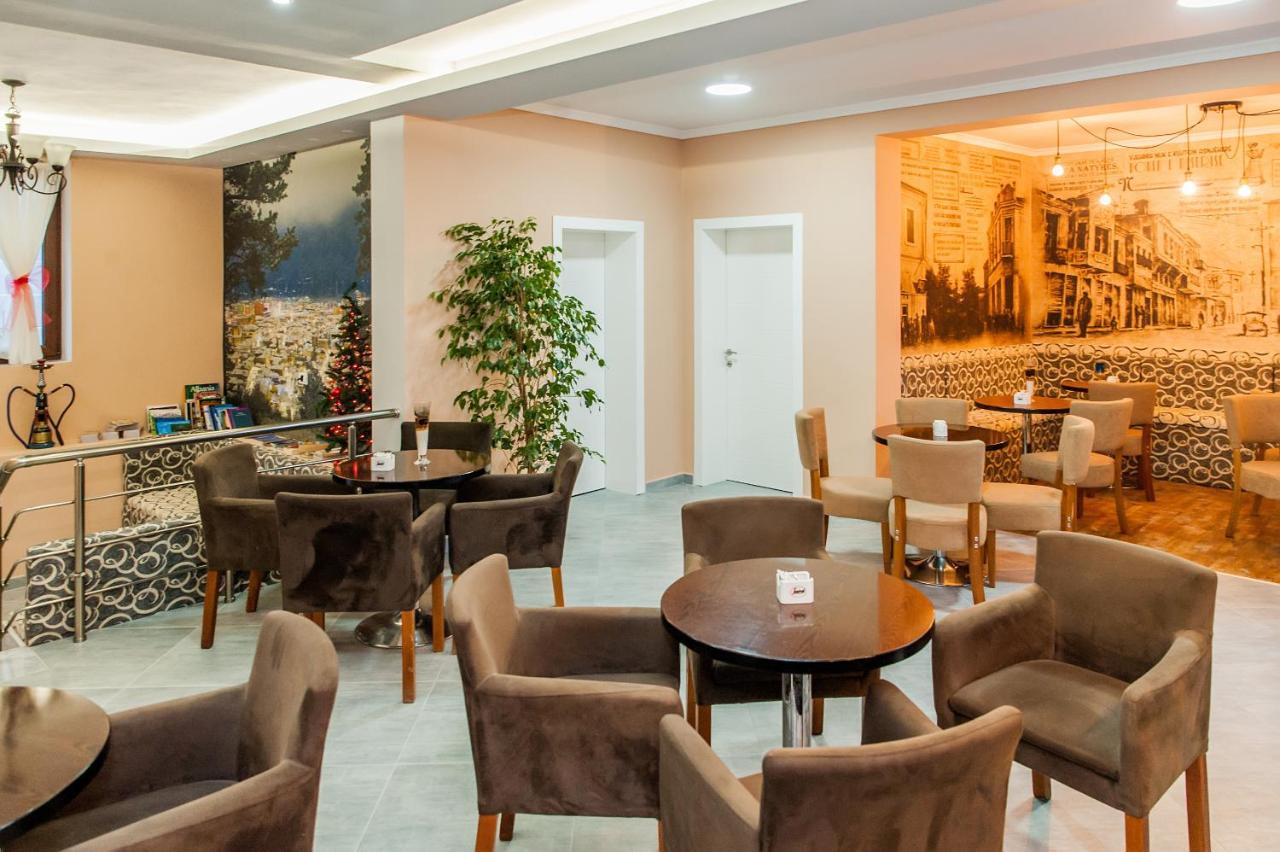 Korcasmilehotel Eksteriør bilde