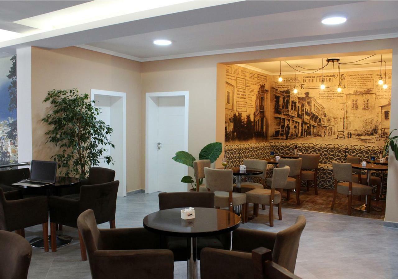 Korcasmilehotel Eksteriør bilde